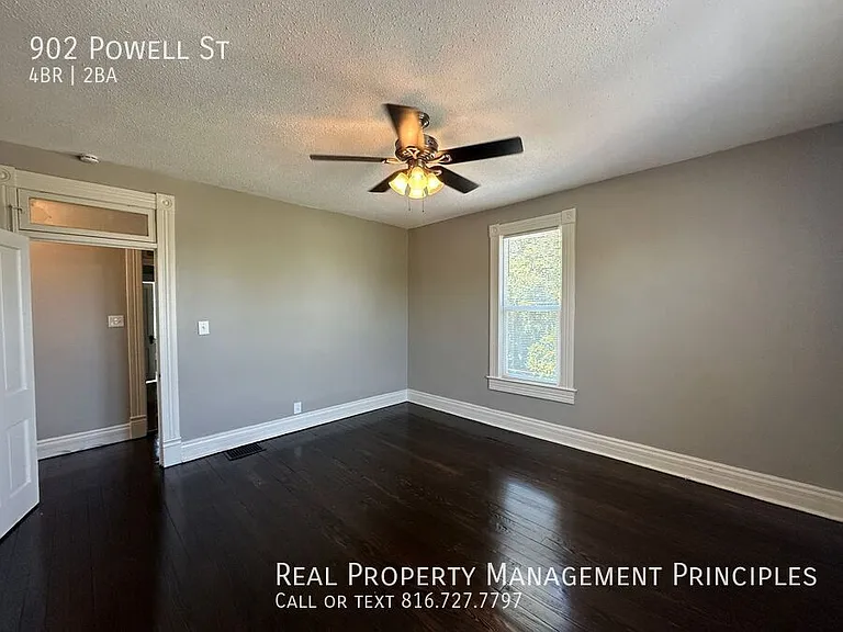 902 Powell St — Photo 21