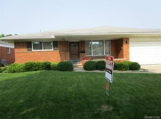 29529 Apolonia Dr, Warren, MI 48092