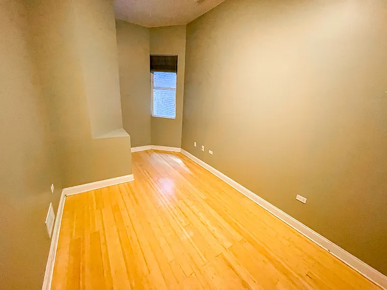 1435 W. Grand Ave. — Photo 21