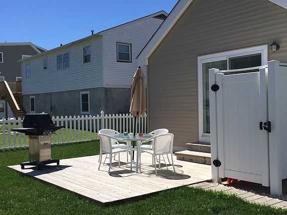 plenty of room in back yard 