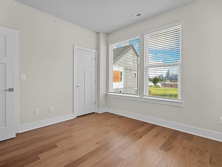 4201 Bryant Terraces Dr — Photo 17