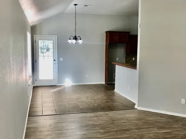 233 Spring Creek Rd, Oklahoma City, OK 73117