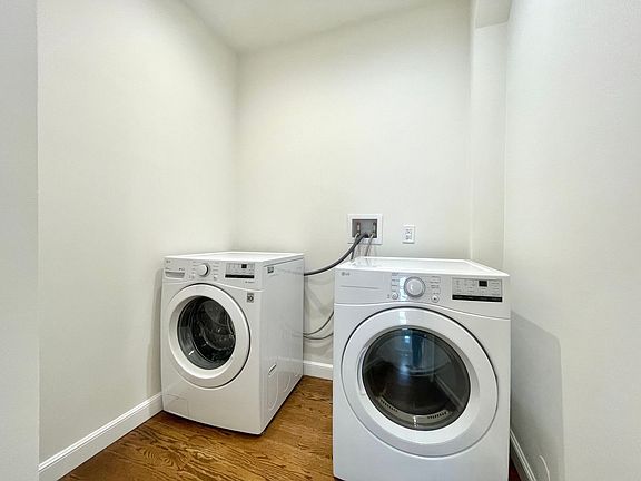 5th image of 3830 Divisadero St #749R