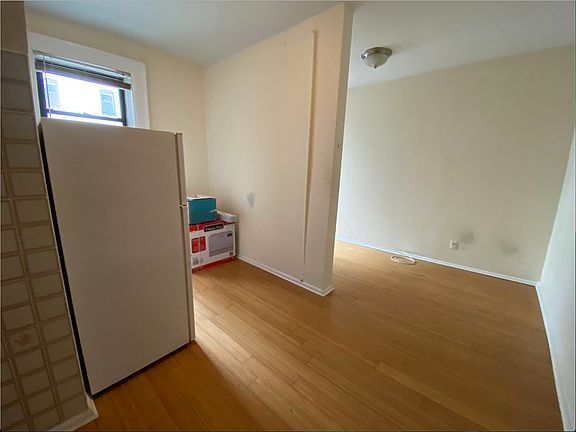 3rd image of 430 E 11th St APT 3