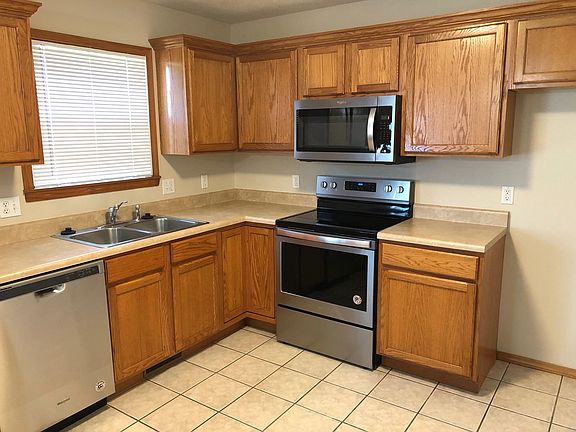 4th image of 501 Cedar Ln