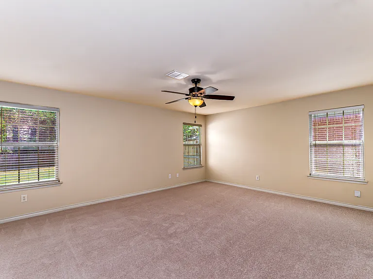 5946 Harbor Glen Dr — Photo 11