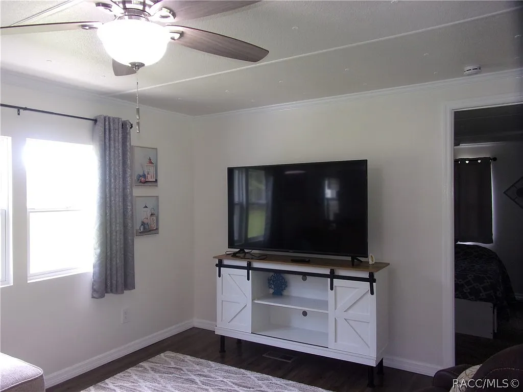 2 bed, 1.5 bath, 672 sqft, $1,600 — Photo 3