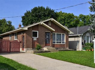 16 Broadview Ave, Cambridge, ON N1R3V7