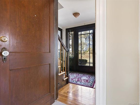 3rd image of 15 E Main St APT 1
