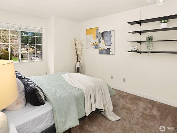 4th image of 24341 SE 42nd Pl