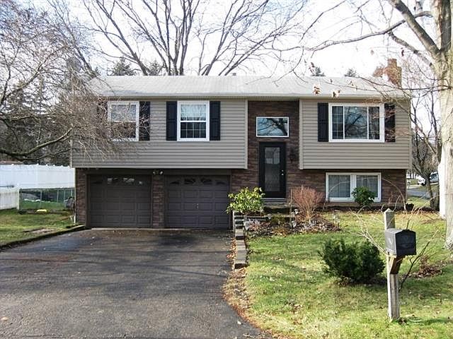1st image of 302 Fayette Dr