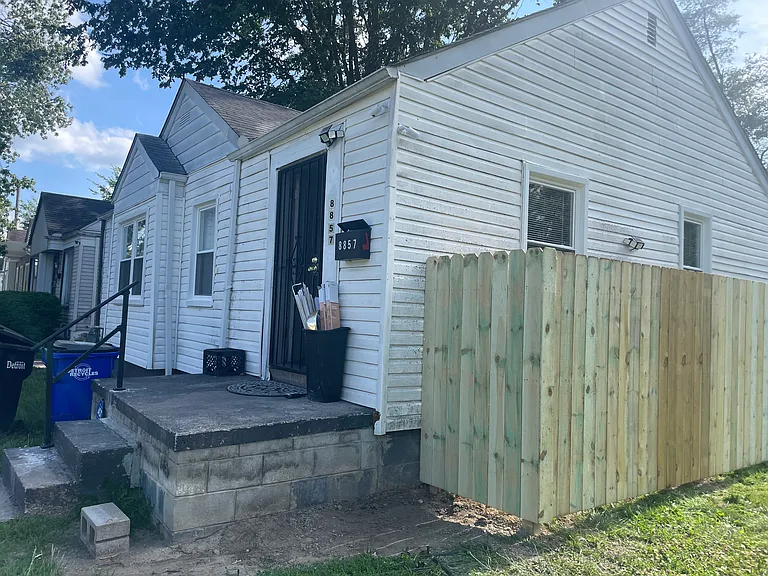 8857 Auburn St — Photo 17