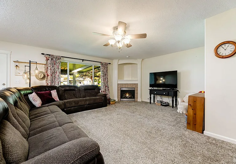 4151 N Clearbrook Pl — Photo 11