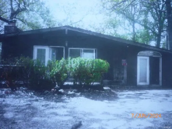323 Oak Rd, Cuba, MO 65453