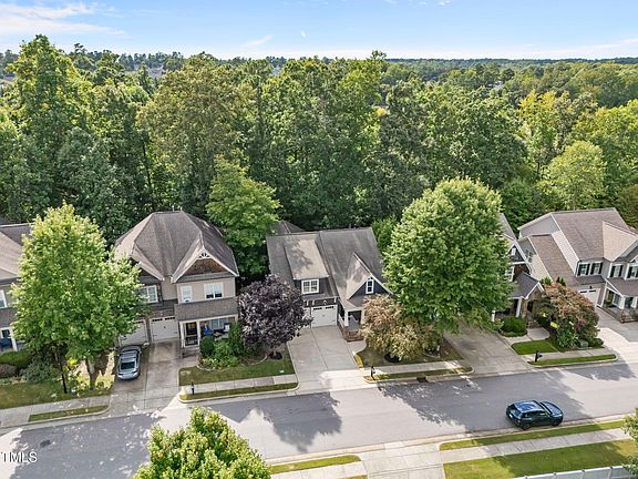 4th image of 347 Dark Forest Dr
