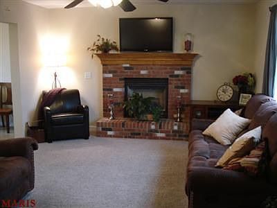 2nd image of 14 Glen Forest Ct