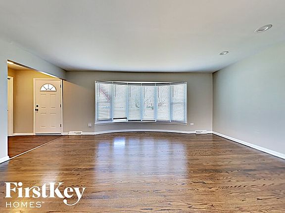 3rd image of 16322 Kenwood Ave