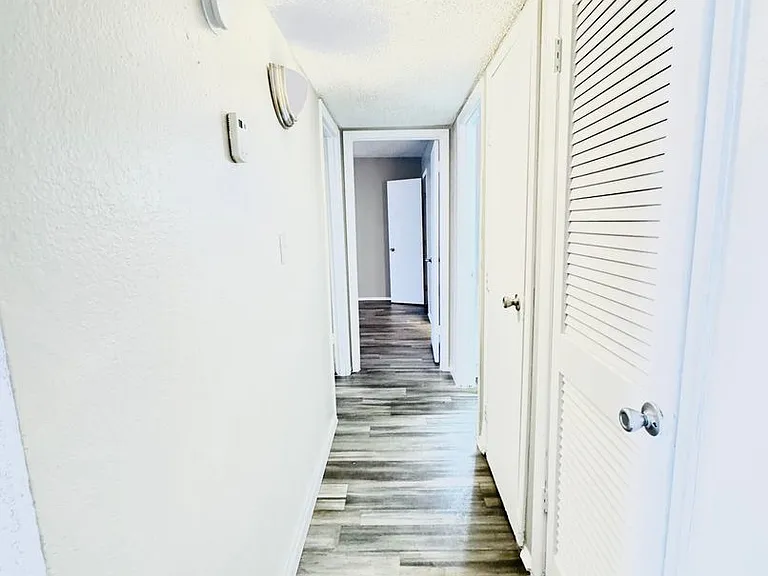 Pheasant Run Apartments — Photo 36