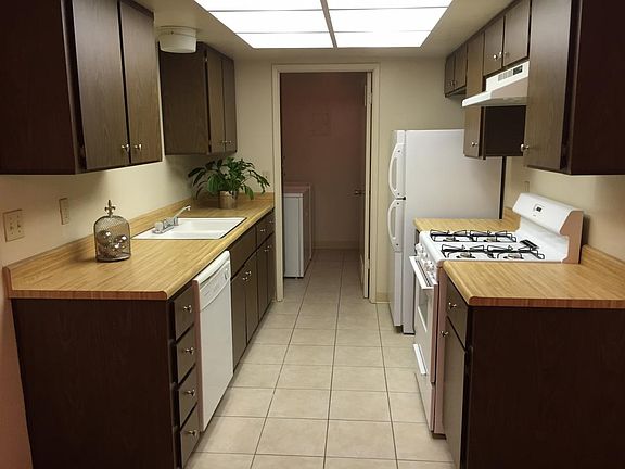 kitchen/laundry room