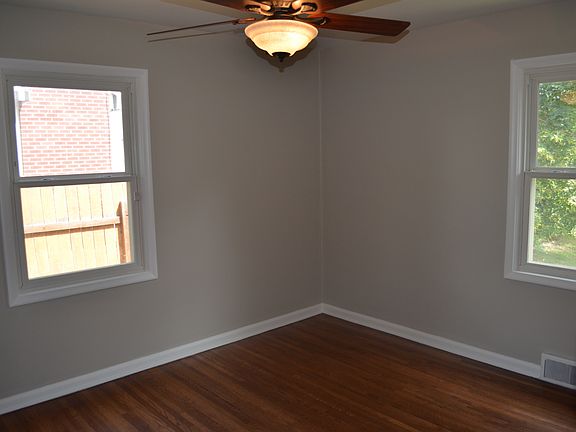 5th image of 2262 E Ramona Ave