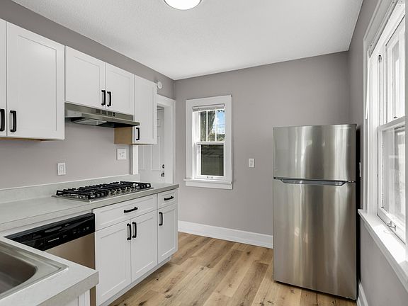 5th image of 4546 Newton Ave N