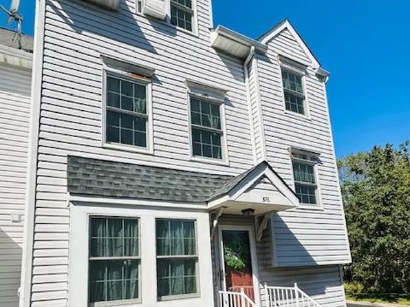 576 Penn St, Pennsburg, PA 18073