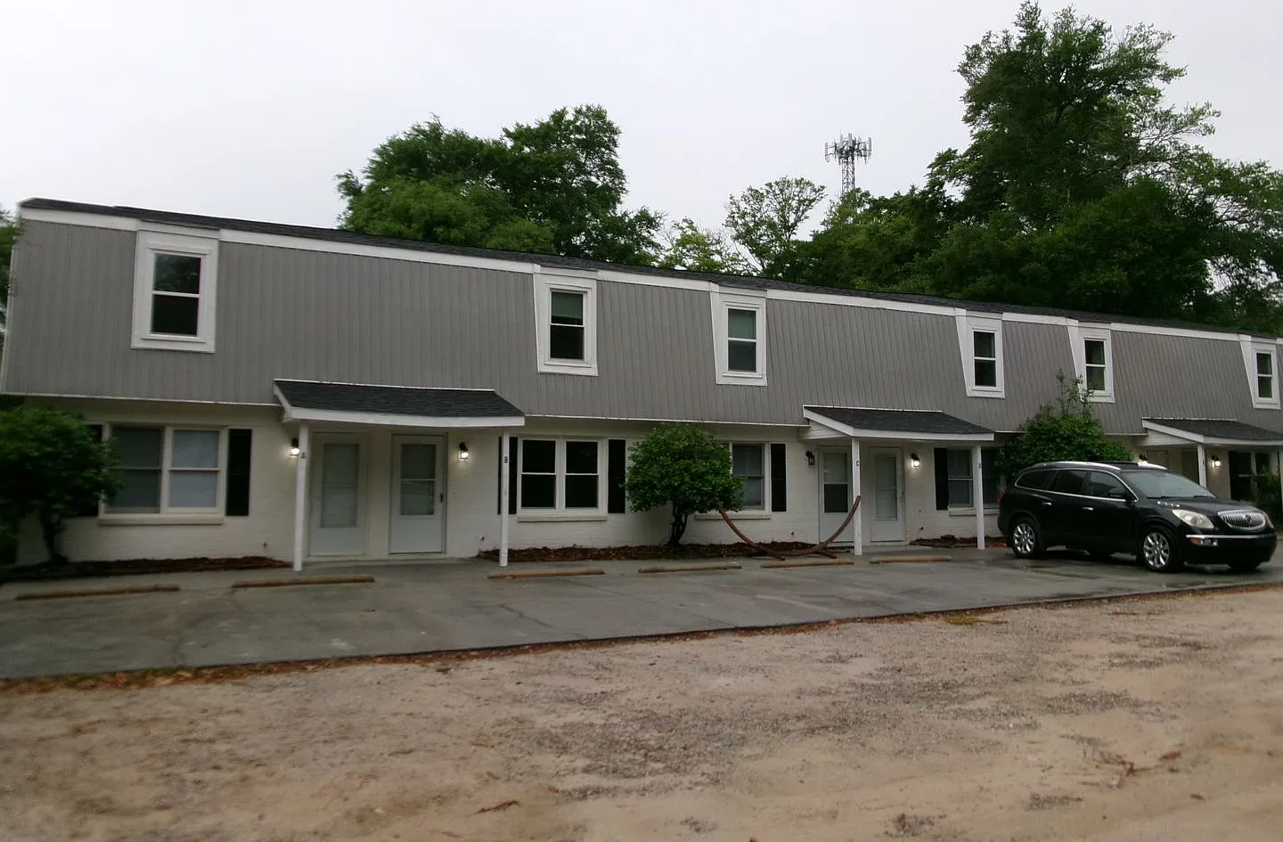 Rent Special - 2 Bedroom Townhome Walking Distance To The Waterfront — Photo 1