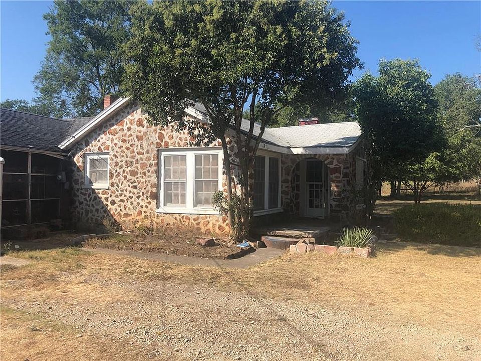 1st image of 407 Benton