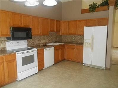 4th image of 5615 S Lakeshore Dr