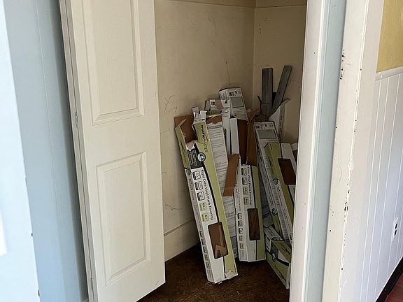 5th image of 250 E State St #250