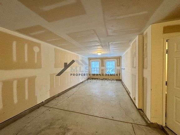 4th image of 604 Sawcut Ln #1