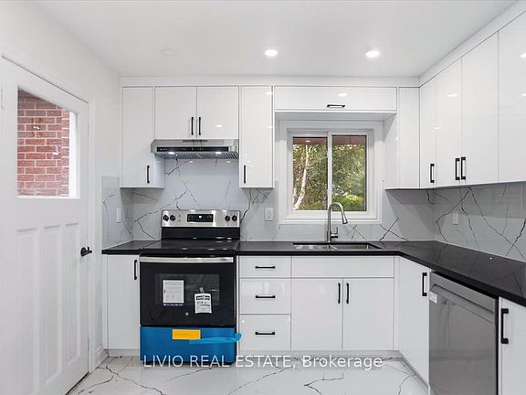 5th image of 4002 Brandon Gate Dr