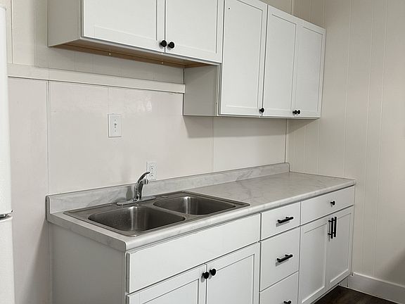 5th image of 2123 C Ave #18004943