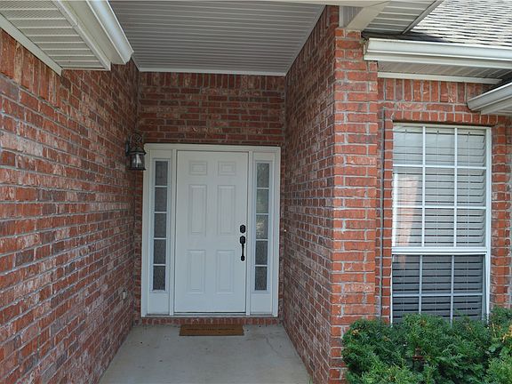 5th image of 1609 E Wellsley Pl