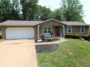 93 Hickory Hill Dr, Eureka, MO