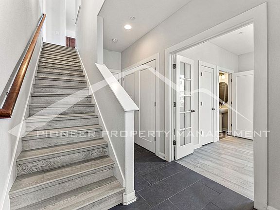 3rd image of 6996 W Alaska Dr