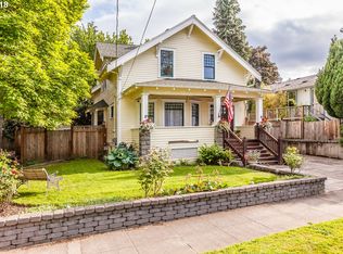 1742 SE Sherrett St, Portland, OR 97202