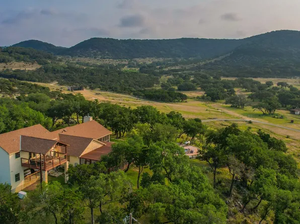 1401 Cedar Mesa, Tarpley, TX 78883