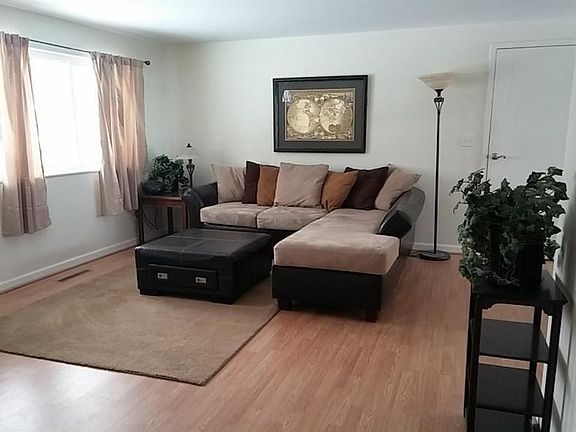 4th image of 2202 Burnside Dr