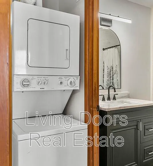 6935 Colby St — Photo 16