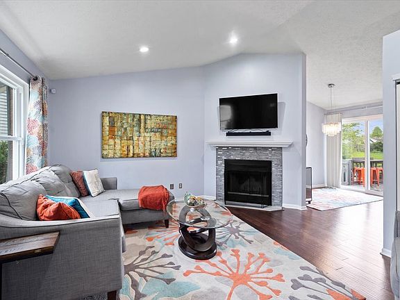 3rd image of 7714 Park North Lake Dr