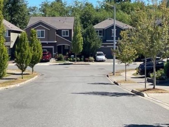 Exterior Neighborhood (street photo)