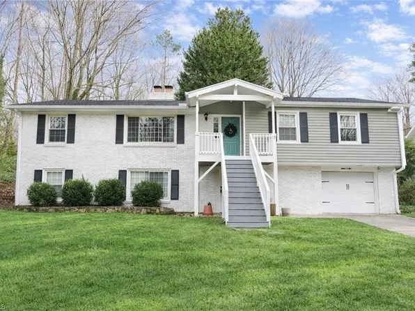 1205 Fenimore St, Winston Salem, NC 27103