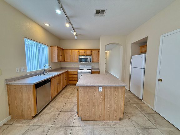 4th image of 6816 Rosinwood St