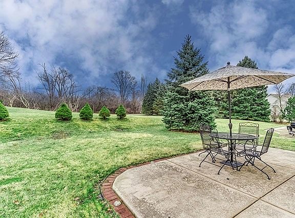 2nd image of 1685 Whispering Oaks Ct