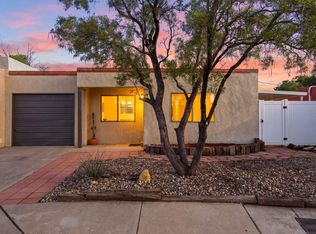 325 Shannon Pl NW, Albuquerque, NM 87107