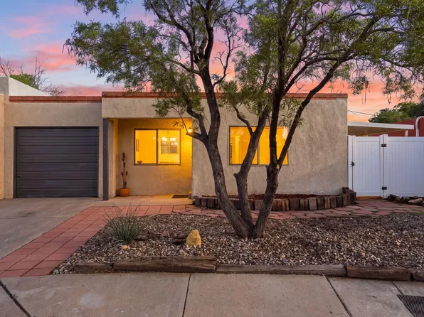 325 Shannon Pl NW, Albuquerque, NM 87107
