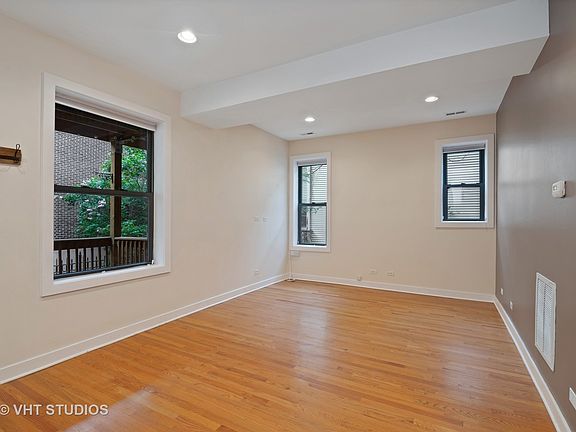 2nd image of 4055 N Hermitage Ave APT 1S