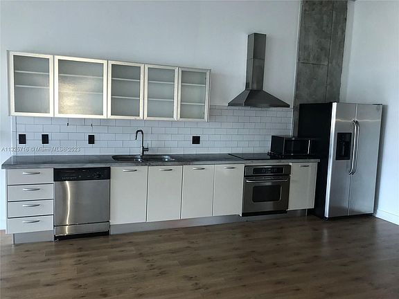 5th image of 1749 NE Miami Ct APT 413