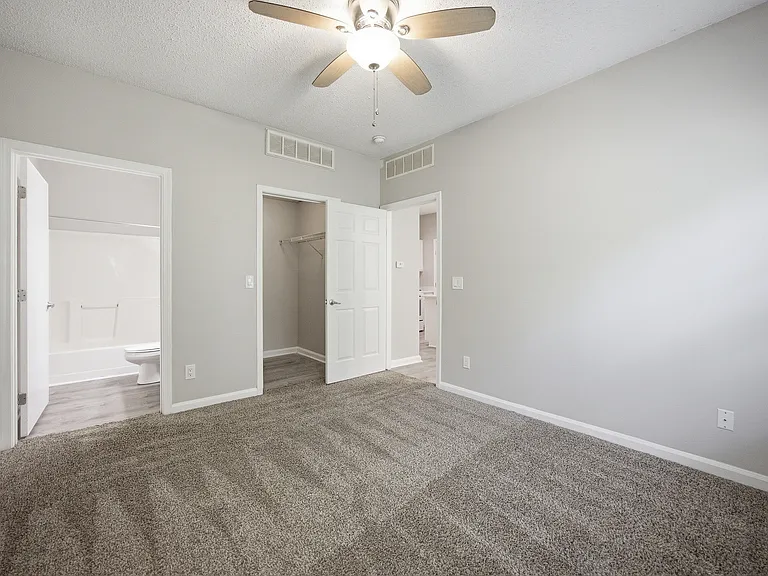 Colts Run-86-Calumet apartment 707